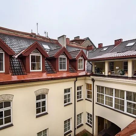 Apartment With 3 Bedrooms In Old Town By Urban Rent *