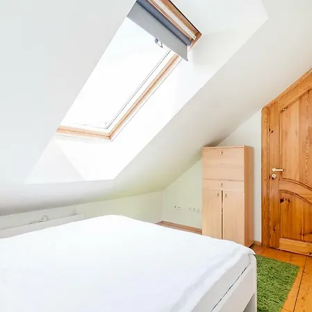 With 3 Bedrooms In Old Town By Urban Rent *
