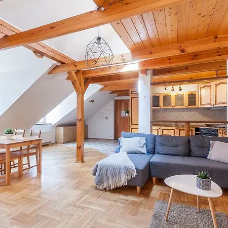 Apartment With 3 Bedrooms In Old Town By Urban Rent *