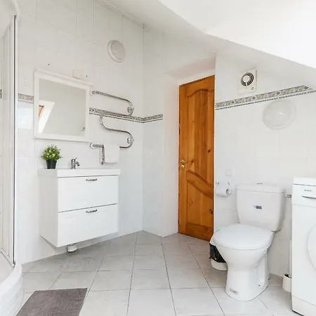 Apartment With 3 Bedrooms In Old Town By Urban Rent *